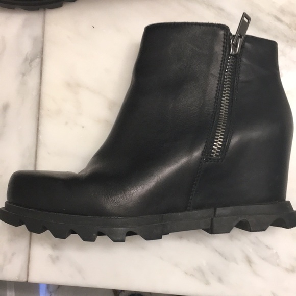 SOREL Joan of Arctic™ Wedge III Zip Booties black leather size 71/2 - Picture 3 of 11